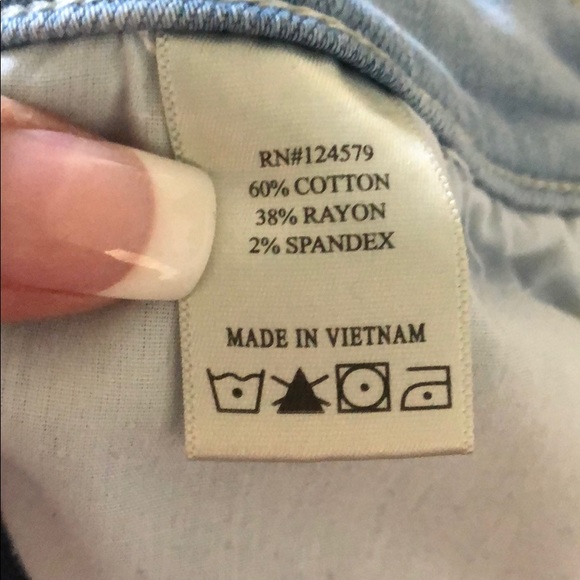 Sneak peek jeans - Picture 8 of 9